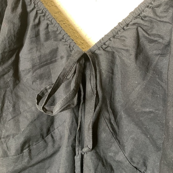 Gorgeous little black dress 1X - Picture 2 of 5